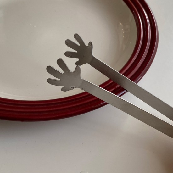 INS style cute stainless steel palm-shaped ice cube tongs, fruit sugar tongs, fun snack tongs, kitchen supplies. INS style cute stainless steel palm-shaped ice cube tongs, fruit sugar tongs, fun snack tongs, kitchen supplies.