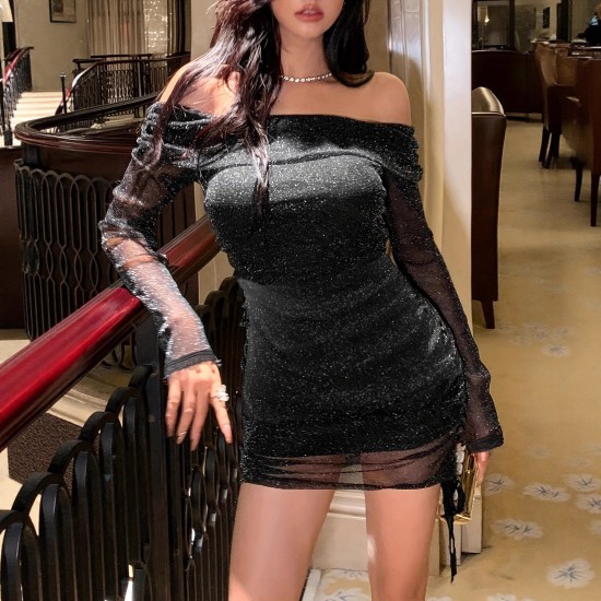 New, stylish, slim-fitting, hip-hugging mesh dress with a one-piece strapless top. New, stylish, slim-fitting, hip-hugging mesh dress with a one-piece strapless top.