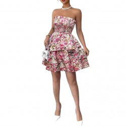 European and American sexy short skirt. Summer vacation-inspired, colorful, tight-fitting, floral tube dress with a flared hem. European and American sexy short skirt. Summer vacation-inspired, colorful, tight-fitting, floral tube dress with a flared hem.