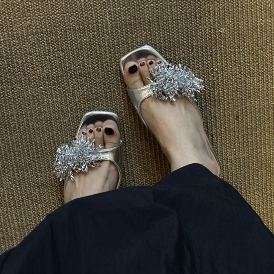 White high-heeled wedding shoes for women, 2025 spring new models, pointed-toe stiletto embroidered lace, Xiuhe wedding dress bridal shoes. White high-heeled wedding shoes for women, 2025 spring new models, pointed-toe stiletto embroidered lace, Xiuhe wedding dress bridal shoes.