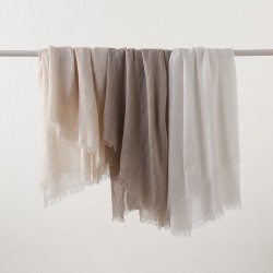 Solid cotton and linen scarf for women, artistic sunscreen silk scarf, long beach scarf, wholesale, Japanese-style gauze scarf, upscale look.
