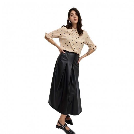 Fashionable polka-dot shirt for women, 2025 summer new European and American style, elegant commuter design, loose-fitting button-down long-sleeved top.
