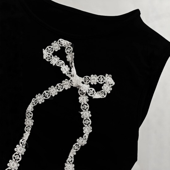 2025 Spring/Summer new women's clothing: fresh, elegant, sweet, and cute, waist-hugging, polka-dot, suspender dress