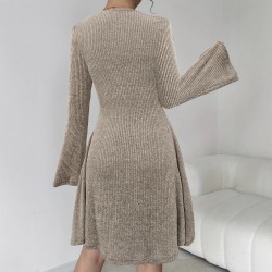 Slightly flared long-sleeved knit dress for women, 2025 autumn and winter French high-end V-neck, waisted A-line short skirt.