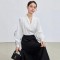 Professional V-neck pearl long-sleeved shirt for women, 2025 European and American women's new stylish commuter loose base top