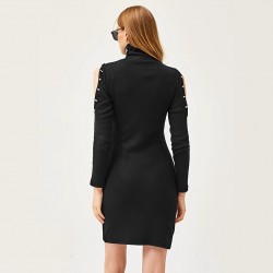 New European and American women's clothing for autumn and winter. Popular and fashionable, sexy, V-neck, beaded, hip-hugging, long-sleeved knitted dress for women.