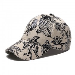 New cross-border autumn hats, men's and women's hardtop baseball caps, outdoor sun protection caps, women's retro caps, and trendy caps.