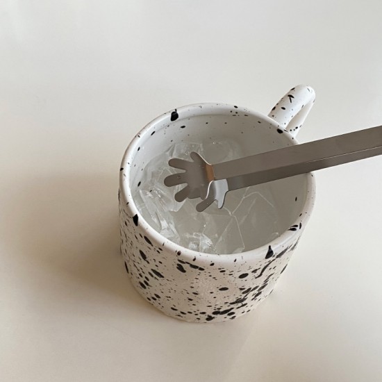 INS style cute stainless steel palm-shaped ice cube tongs, fruit sugar tongs, fun snack tongs, kitchen supplies. INS style cute stainless steel palm-shaped ice cube tongs, fruit sugar tongs, fun snack tongs, kitchen supplies.