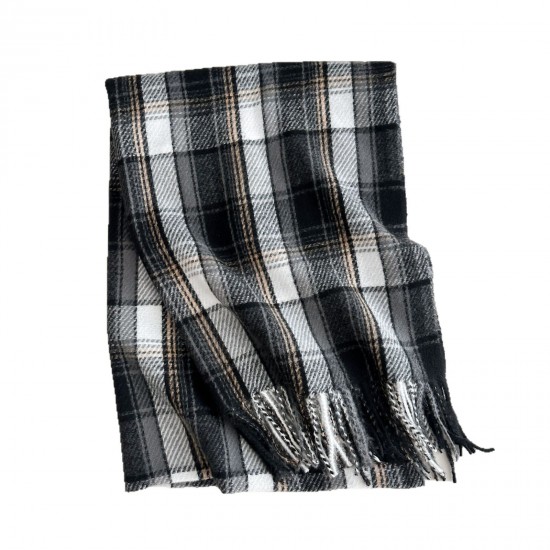 A versatile pink dotted plaid scarf for autumn and winter, perfect for couples, with a tasseled design for warmth. A versatile pink dotted plaid scarf for autumn and winter, perfect for couples, with a tasseled design for warmth.