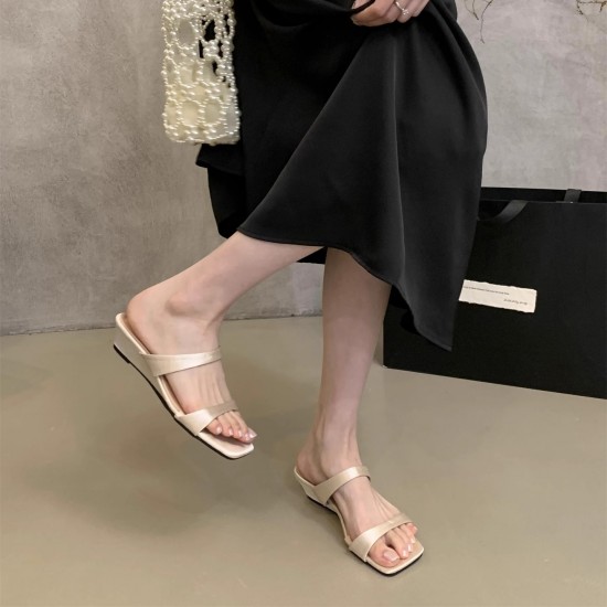 Flat-soled Chanel-style toe slip-on shoes for women, 2025 new style. Summer slip-on black witch spring and autumn slip-on shoes Flat-soled Chanel-style toe slip-on shoes for women, 2025 new style. Summer slip-on black witch spring and autumn slip-on shoes