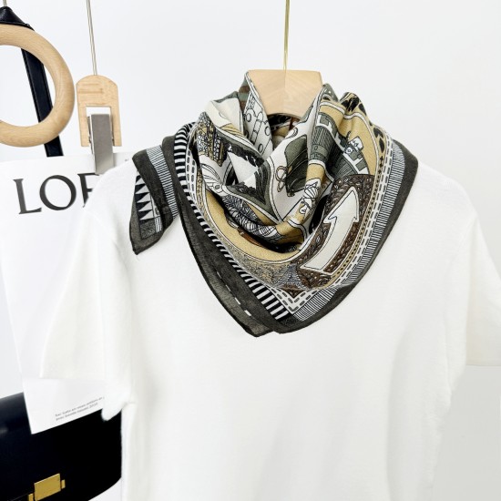 Fashionable retro European and American cross-border design printed square scarf, a new arrival, a stylish women's elegant square scarf wholesale Fashionable retro European and American cross-border design printed square scarf, a new arrival, a stylish women's elegant square scarf wholesale