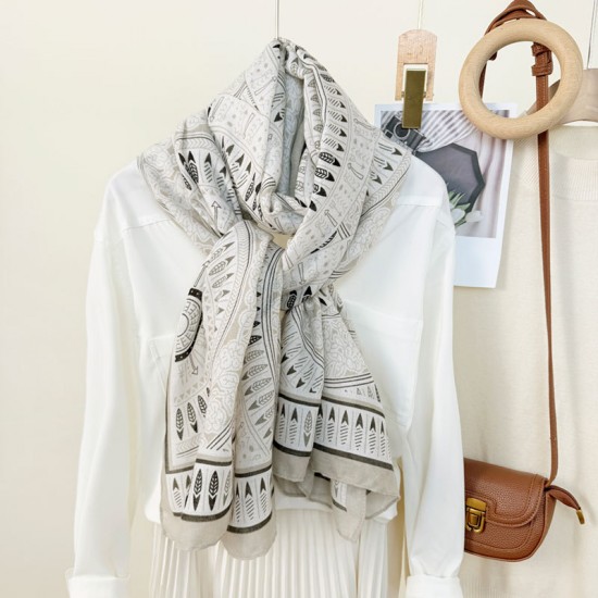 Versatile, simple and elegant, artistic geometric circle print scarf, women's casual wear Casual contrasting color travel shawls Versatile, simple and elegant, artistic geometric circle print scarf, women's casual wear Casual contrasting color travel shawls