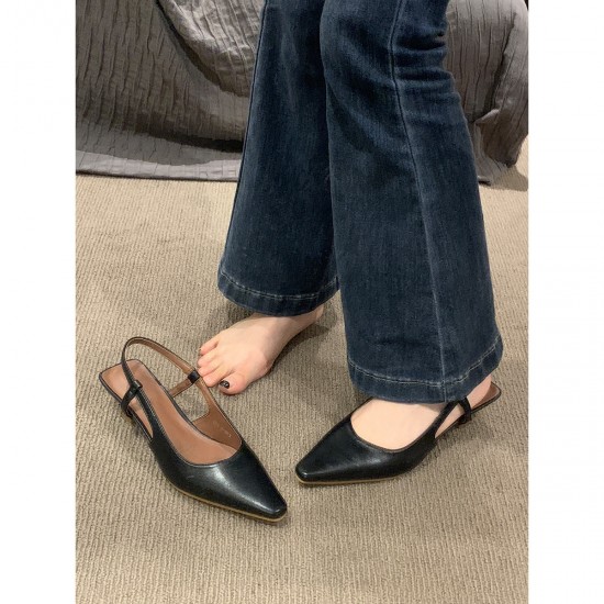 Nude block-heeled, pointed-toe, mid-heeled high heels for women, 7cm, 2024 spring and autumn soft leather shoes to match skirts. Nude block-heeled, pointed-toe, mid-heeled high heels for women, 7cm, 2024 spring and autumn soft leather shoes to match skirts.