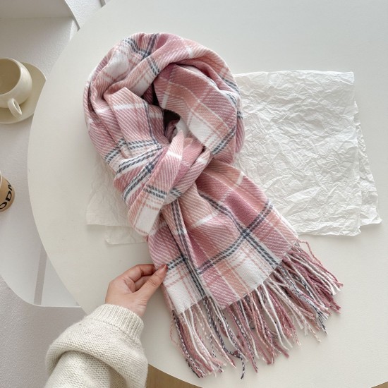 A versatile pink dotted plaid scarf for autumn and winter, perfect for couples, with a tasseled design for warmth. A versatile pink dotted plaid scarf for autumn and winter, perfect for couples, with a tasseled design for warmth.