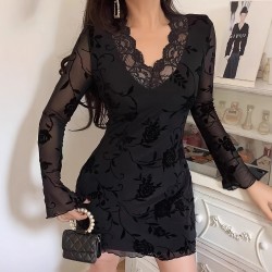 Sexy Summer and Autumn Mesh Dress for Women: European and American Style V-Neck, High-End Slim Fit Lace Long Sleeve Miniskirt