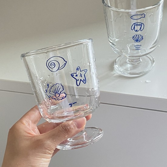 Homemade vintage Instagram seashell-trimmed stemware, French romantic dessert cup, niche minimalist milk cup; niche homemade red apple coffee cup, simple hand-painted ceramic flip-top mug, couple's gift (350ml); homemade Instagram heartwarming cartoon red