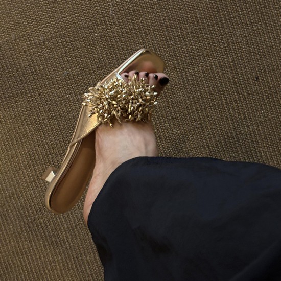 White high-heeled wedding shoes for women, 2025 spring new models, pointed-toe stiletto embroidered lace, Xiuhe wedding dress bridal shoes. White high-heeled wedding shoes for women, 2025 spring new models, pointed-toe stiletto embroidered lace, Xiuhe wedding dress bridal shoes.