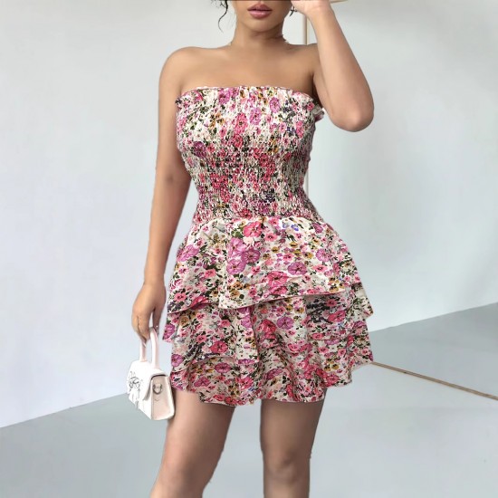 European and American sexy short skirt. Summer vacation-inspired, colorful, tight-fitting, floral tube dress with a flared hem. European and American sexy short skirt. Summer vacation-inspired, colorful, tight-fitting, floral tube dress with a flared hem.