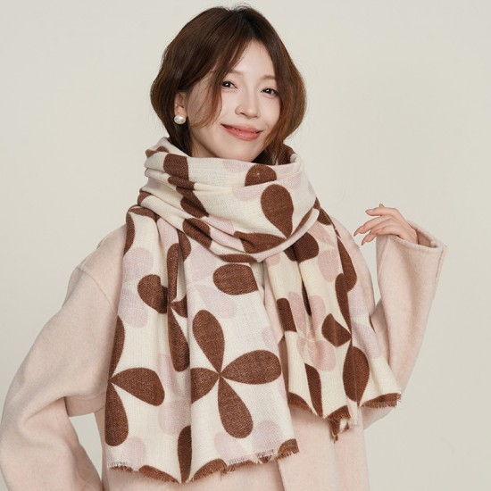 2025 new imitation cashmere, retro British tassel four-leaf clover scarf, fashionable autumn and winter thickened warm scarf for women.