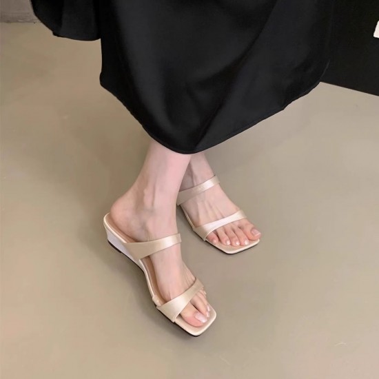 Flat-soled Chanel-style toe slip-on shoes for women, 2025 new style. Summer slip-on black witch spring and autumn slip-on shoes Flat-soled Chanel-style toe slip-on shoes for women, 2025 new style. Summer slip-on black witch spring and autumn slip-on shoes